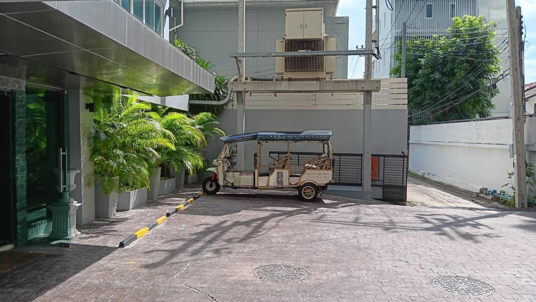 J Residence Thonglor 8 Bangkok Buitenkant foto