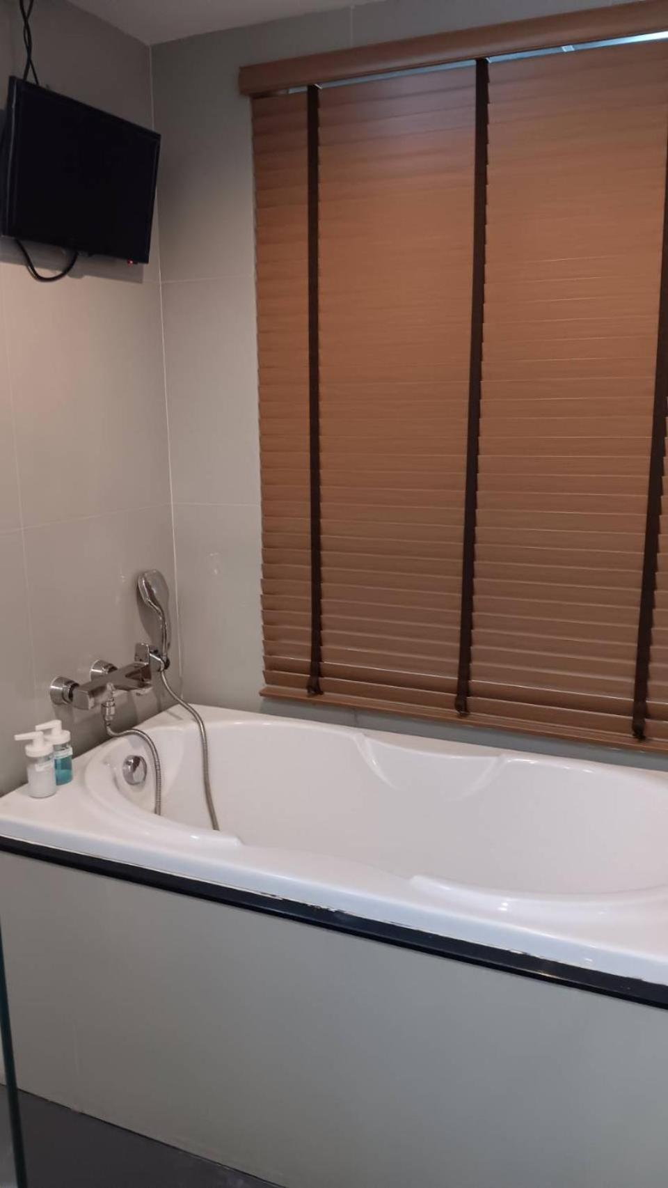 J Residence Thonglor 8 Bangkok Buitenkant foto