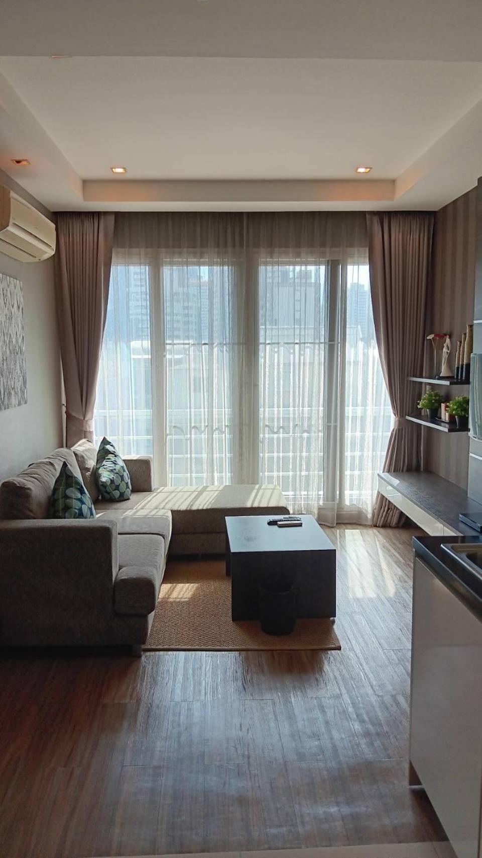 J Residence Thonglor 8 Bangkok Buitenkant foto