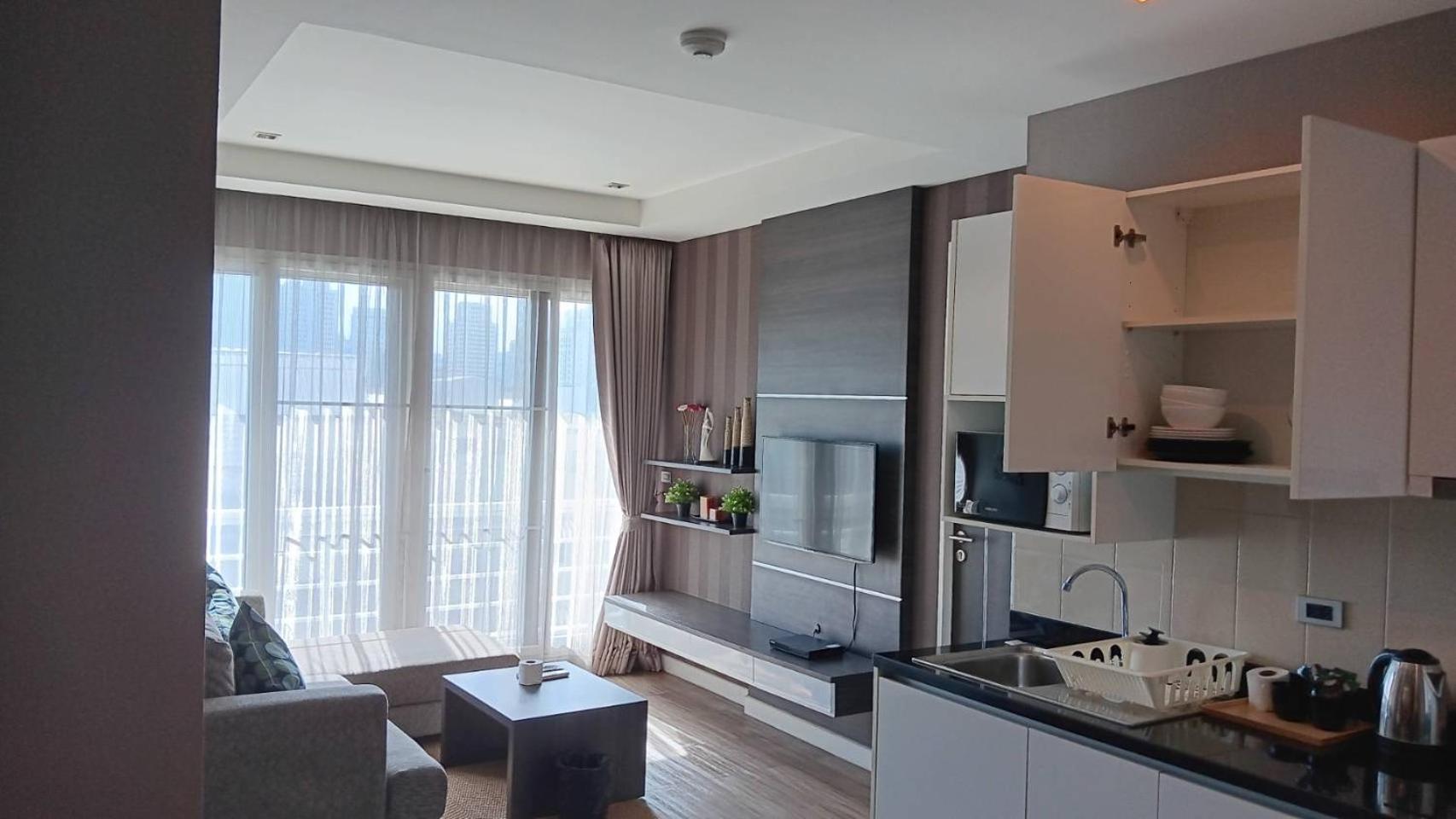 J Residence Thonglor 8 Bangkok Buitenkant foto