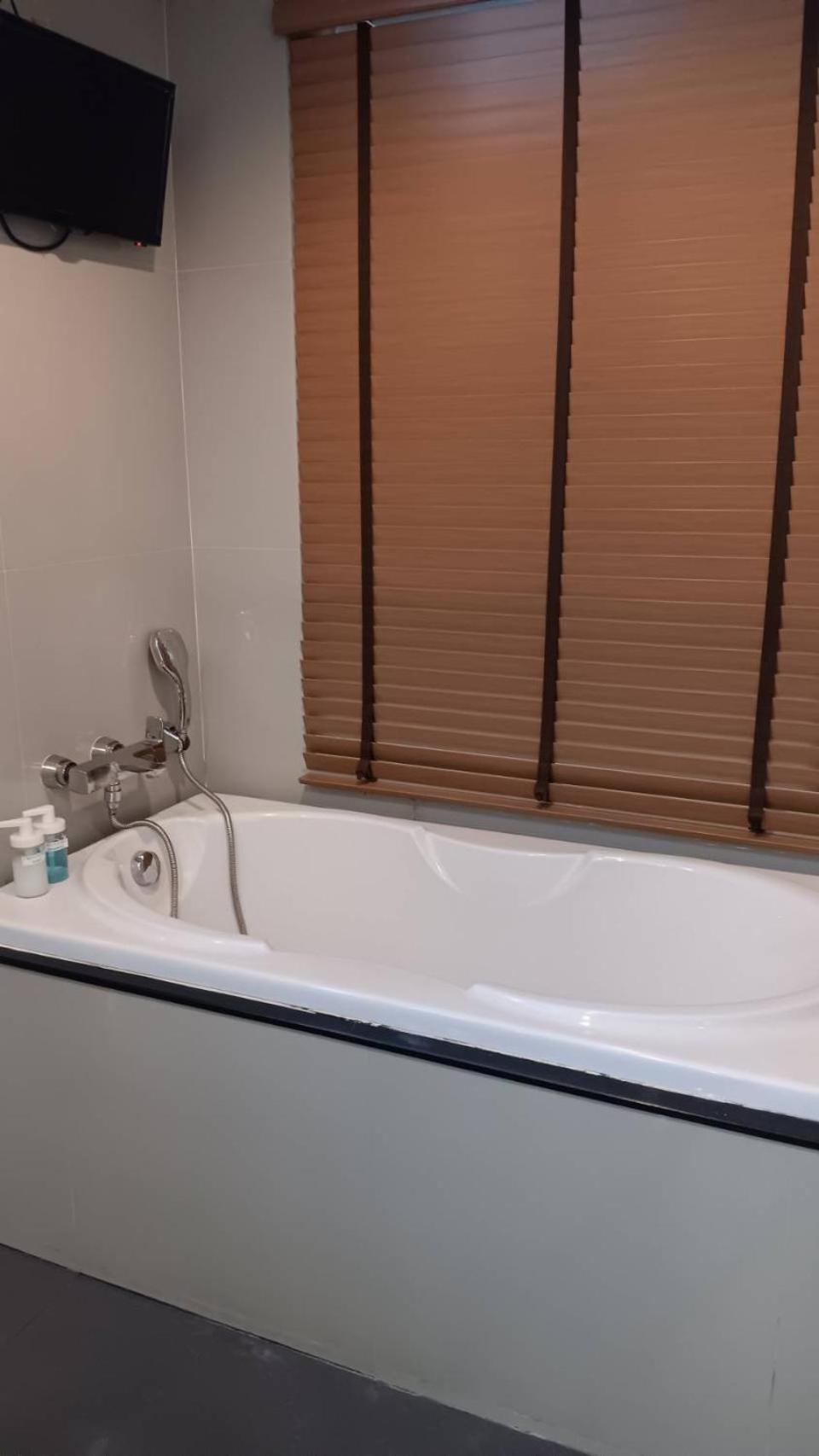 J Residence Thonglor 8 Bangkok Buitenkant foto