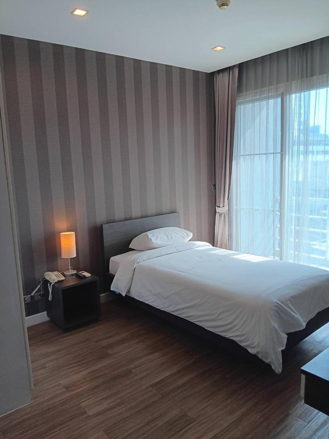 J Residence Thonglor 8 Bangkok Buitenkant foto