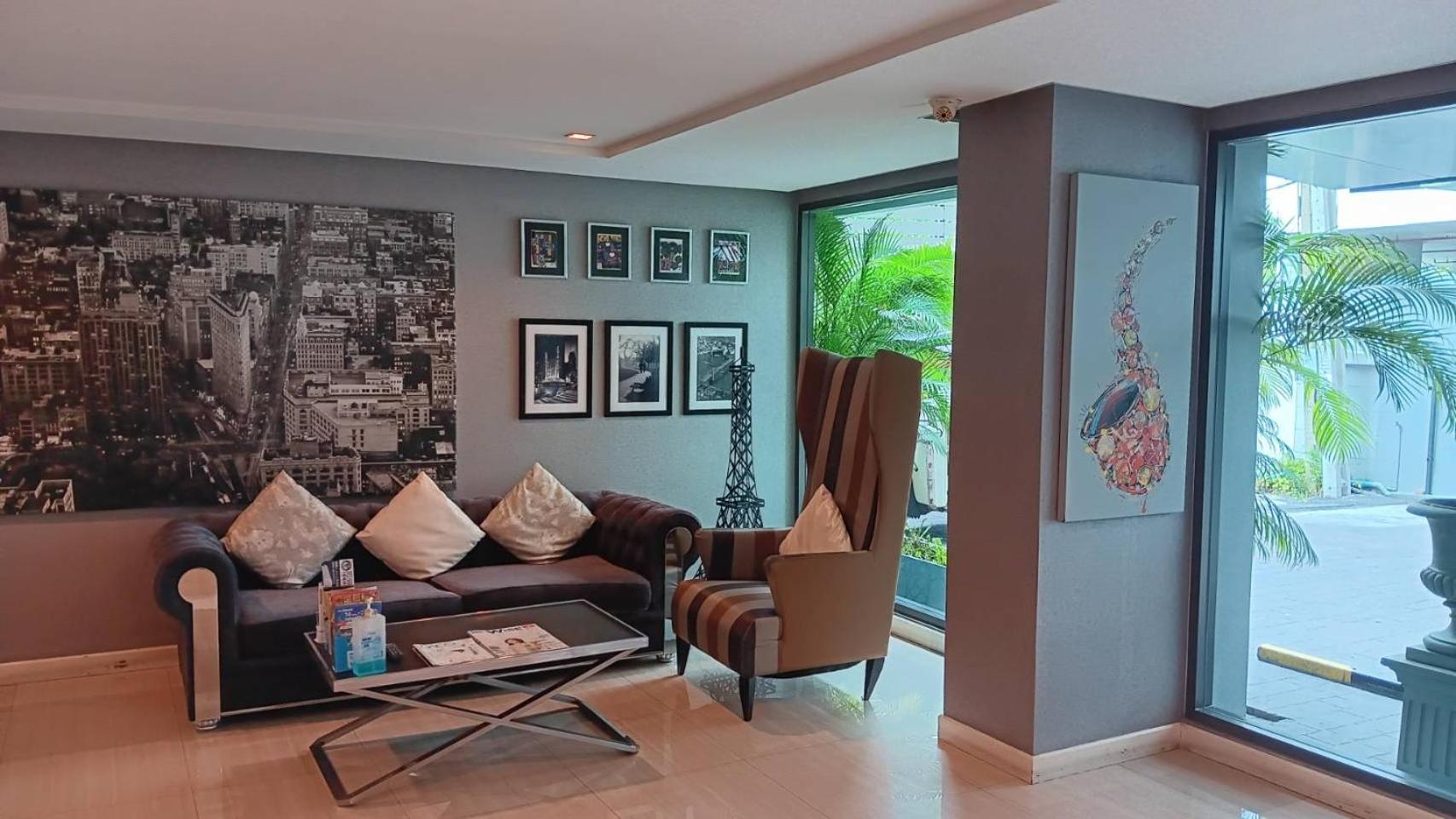 J Residence Thonglor 8 Bangkok Buitenkant foto
