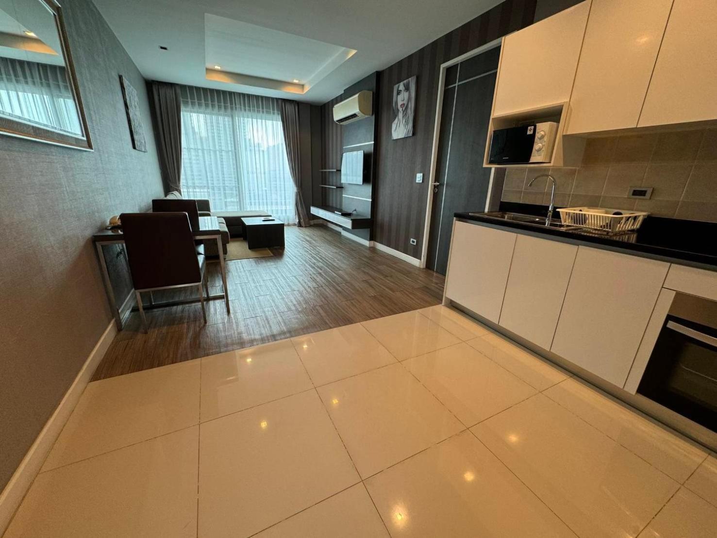 J Residence Thonglor 8 Bangkok Buitenkant foto