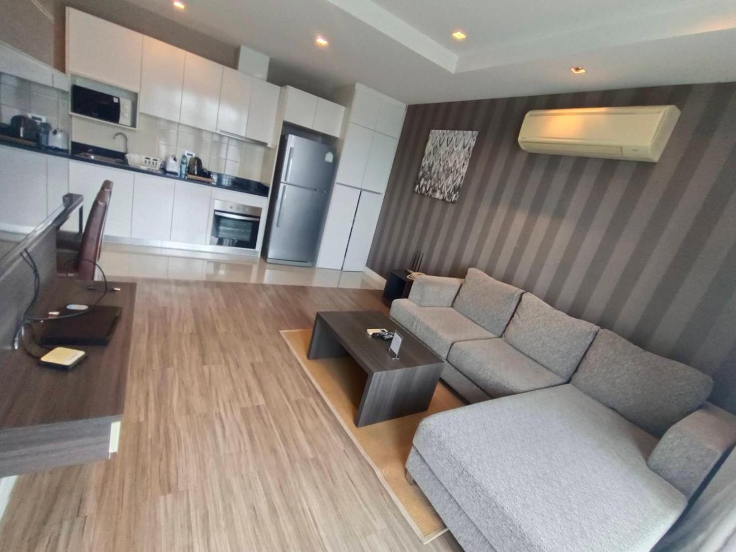 J Residence Thonglor 8 Bangkok Buitenkant foto