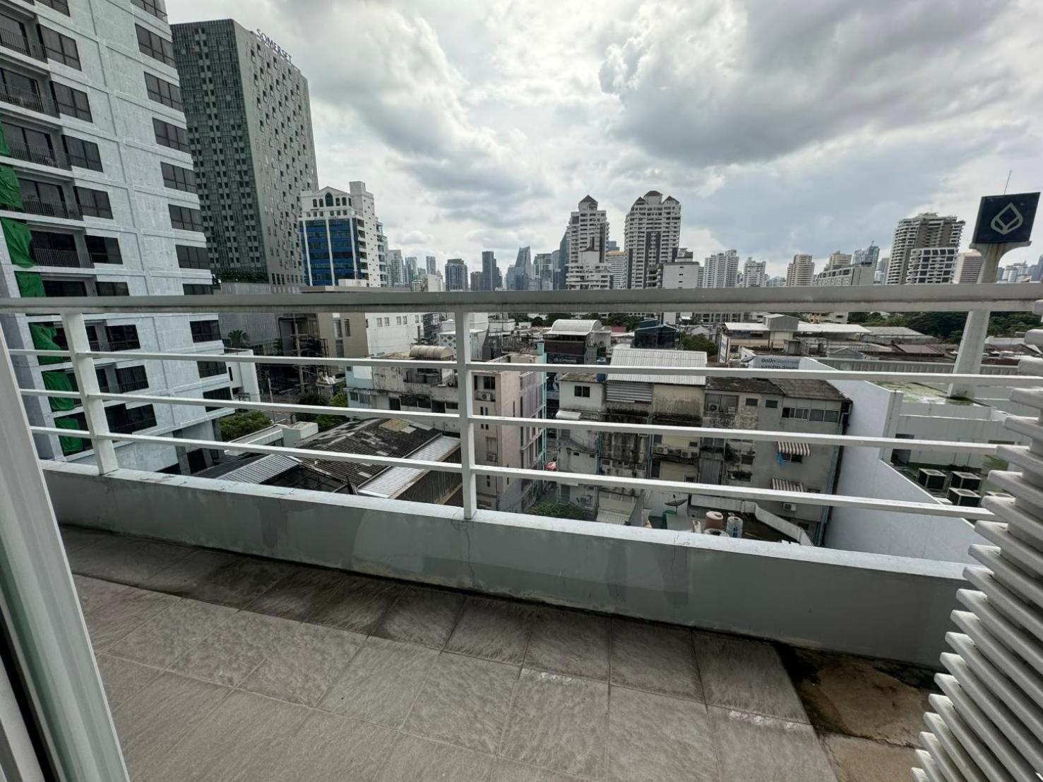 J Residence Thonglor 8 Bangkok Buitenkant foto